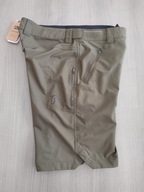 Flylow Pants - Women's Flylow Lola 11'' Mountain Cycling Bike Shorts Size 10
